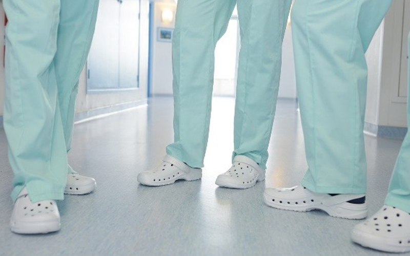 Why Doctors and Nurses Like to Wear EVA Clogs？